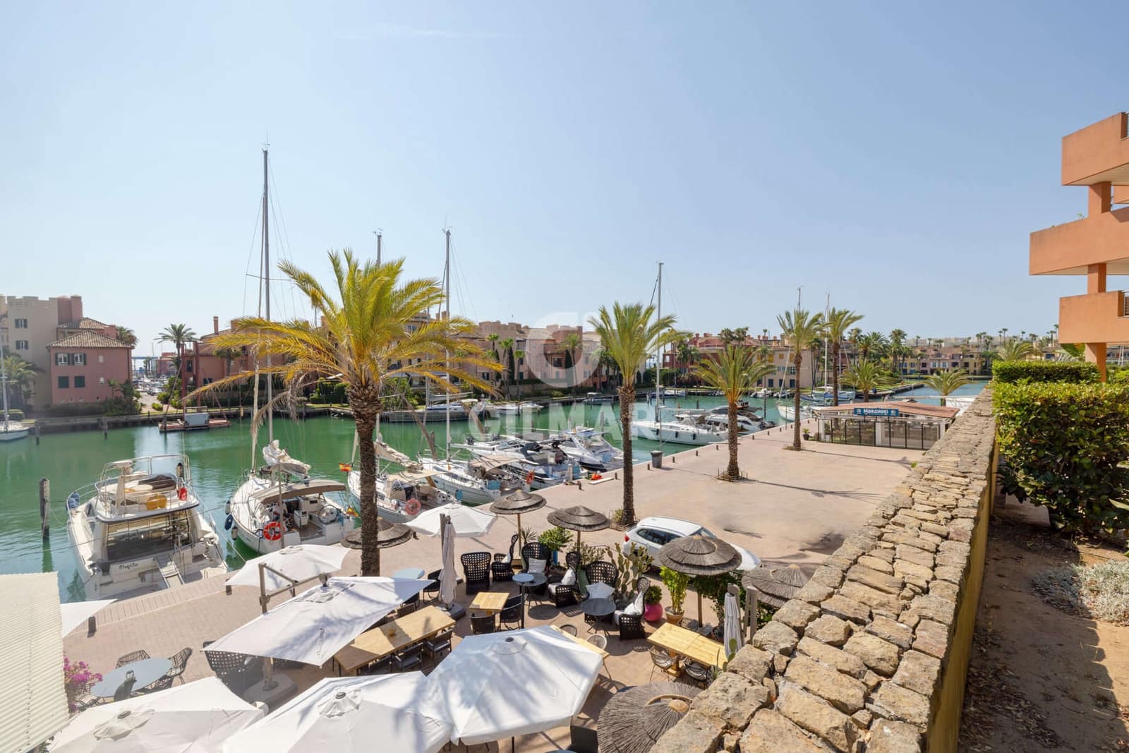 2 bedroom Flat for sale in Sotogrande with garage - € 675,000 (Ref: 9948738)
