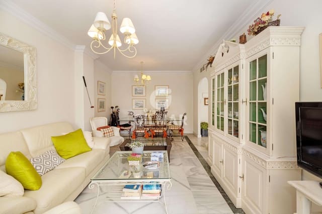 2 makuuhuone Asunto myytävänä paikassa Marbella Centro, Marbella mukana uima-altaan 
autotalli - 550 000 € (Ref: 9948921)