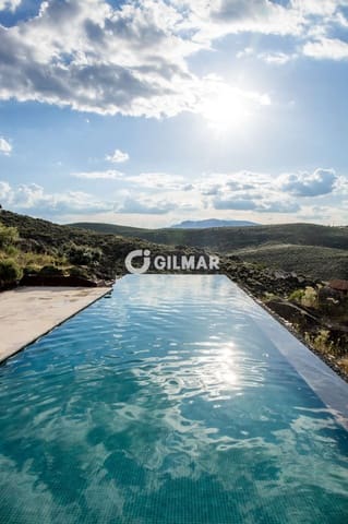 Chalet de 6 habitaciones en Torremocha de Jarama en venta con piscina garaje - 1.200.000 € (Ref: 9949029)