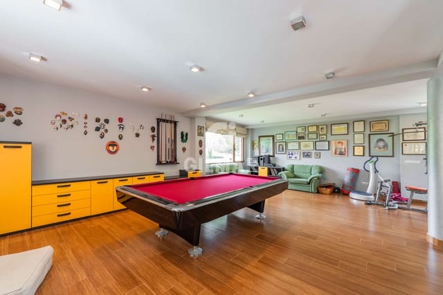 6 soverom Villa til salgs i Fuente el Saz de Jarama med svømmebasseng garasje - € 1 990 000 (Ref: 9949030)