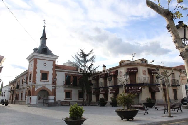 6 soverom Villa til salgs i Fuente el Saz de Jarama med svømmebasseng garasje - € 1 990 000 (Ref: 9949030)