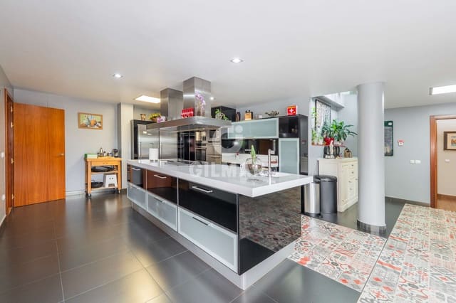 6 soverom Villa til salgs i Fuente el Saz de Jarama med svømmebasseng garasje - € 1 990 000 (Ref: 9949030)