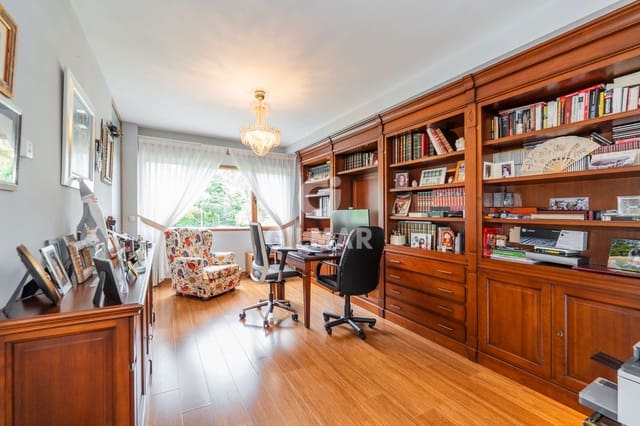 6 soverom Villa til salgs i Fuente el Saz de Jarama med svømmebasseng garasje - € 1 990 000 (Ref: 9949030)