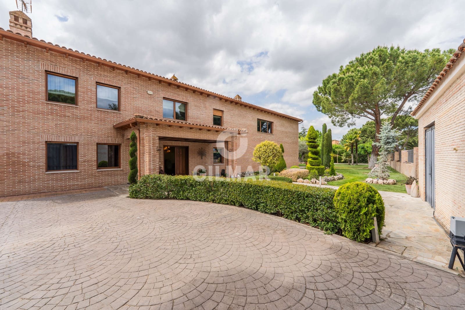 6 chambre Villa/Maison à vendre à Fuente el Saz de Jarama avec piscine garage - 1 990 000 € (Ref: 9949030)