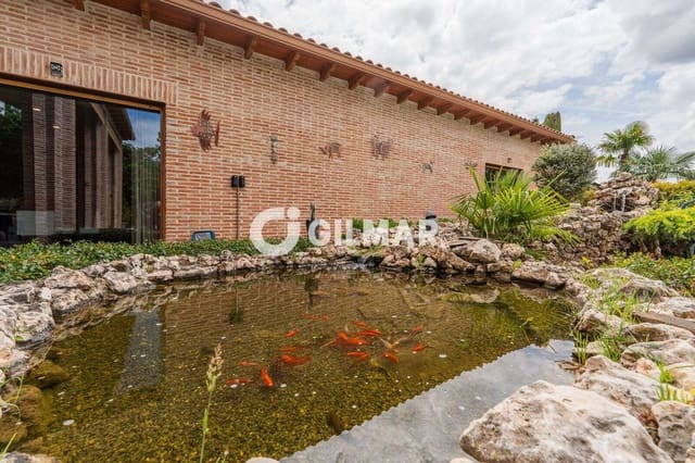 6 slaapkamer Villa te koop in Fuente el Saz de Jarama met zwembad garage - € 1.400.000 (Ref: 9949030)