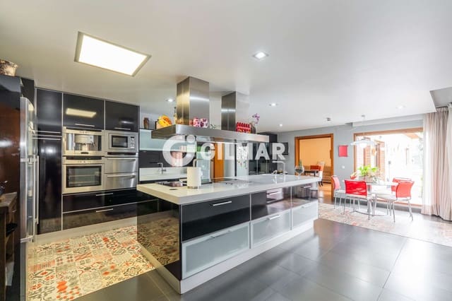 6 slaapkamer Villa te koop in Fuente el Saz de Jarama met zwembad garage - € 1.400.000 (Ref: 9949030)