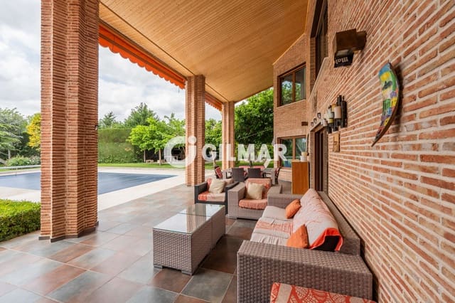 6 slaapkamer Villa te koop in Fuente el Saz de Jarama met zwembad garage - € 1.400.000 (Ref: 9949030)