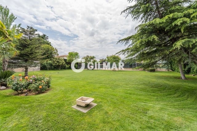 6 slaapkamer Villa te koop in Fuente el Saz de Jarama met zwembad garage - € 1.400.000 (Ref: 9949030)