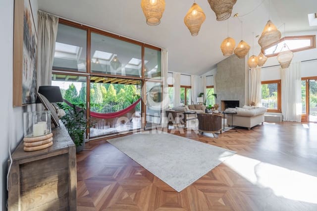 7 Zimmer Villa zu verkaufen in San Sebastián de los Reyes mit Pool Garage - 2.100.000 € (Ref: 9949031)