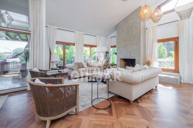 7 Zimmer Villa zu verkaufen in San Sebastián de los Reyes mit Pool Garage - 2.100.000 € (Ref: 9949031)