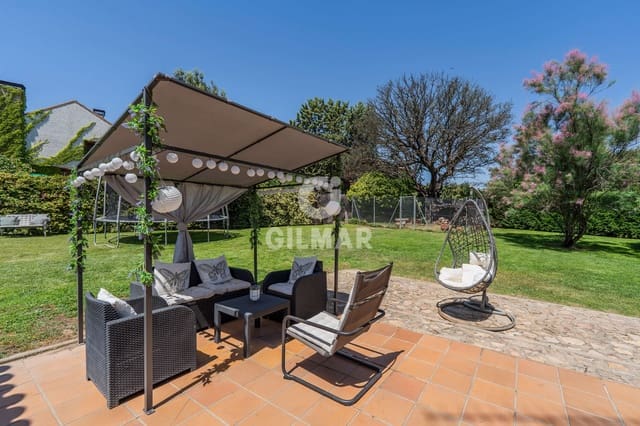 4 chambre Villa/Maison à vendre à San Agustín del Guadalix avec piscine garage - 1 360 000 € (Ref: 9949033)