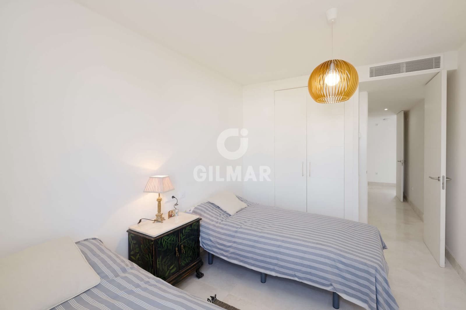 3 sypialnia Mieszkanie na sprzedaż w Manilva z basenem garażem - 450 000 € (Ref: 9950372)
