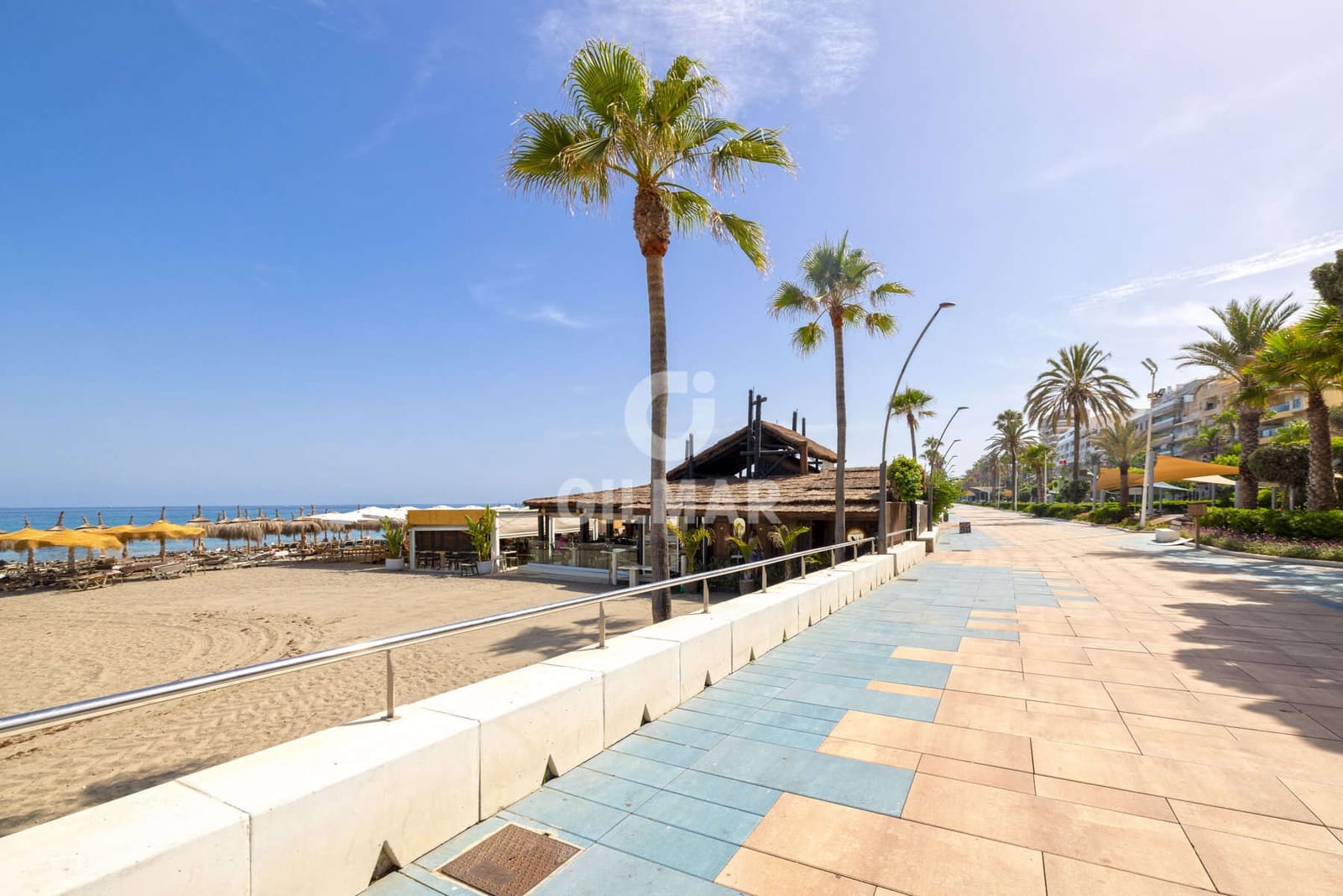 2 bedroom Flat for sale in Estepona with garage - € 420,000 (Ref: 9950373)