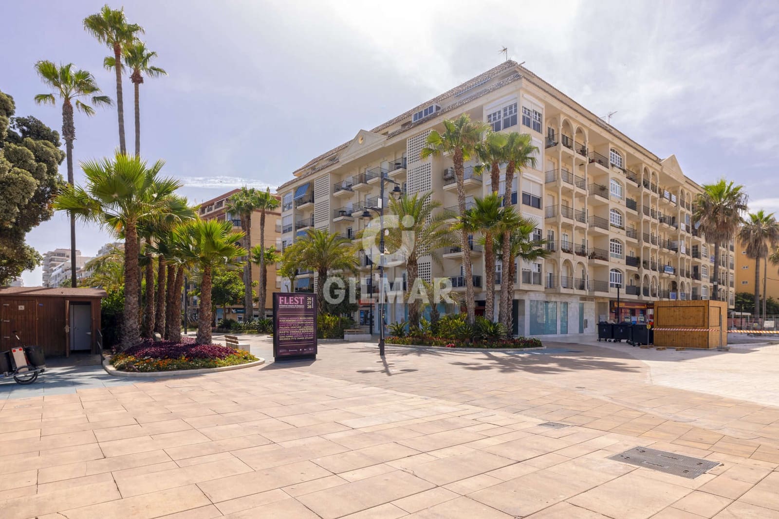 2 bedroom Flat for sale in Estepona with garage - € 420,000 (Ref: 9950373)