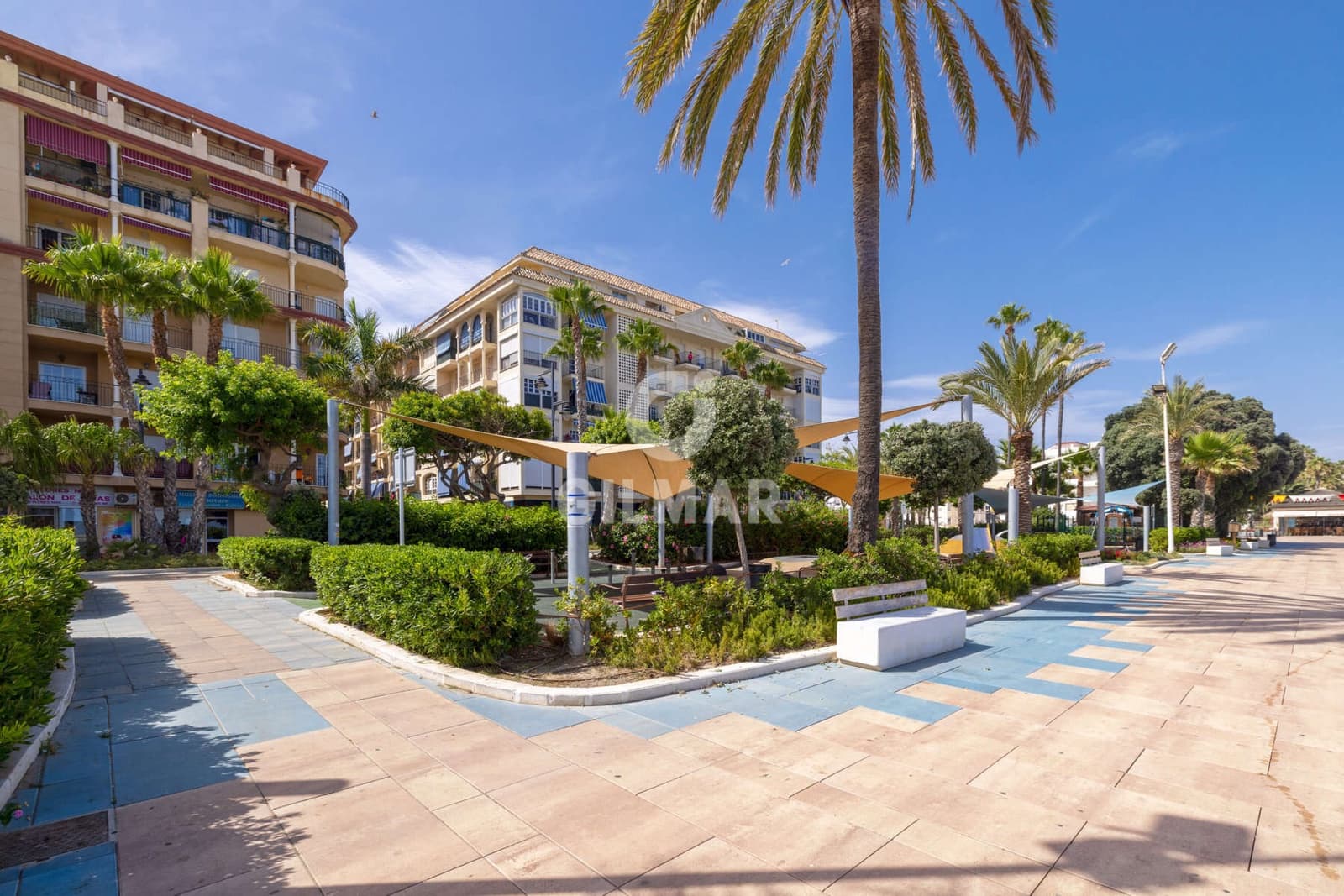 2 bedroom Flat for sale in Estepona with garage - € 420,000 (Ref: 9950373)