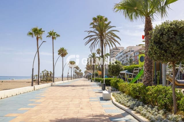 2 slaapkamer Flat te koop in Centro, Estepona met garage - € 420.000 (Ref: 9950373)