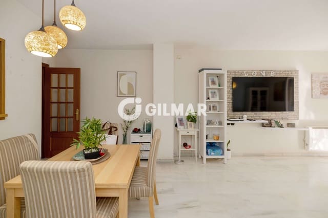 2 slaapkamer Flat te koop in Centro, Estepona met garage - € 420.000 (Ref: 9950373)