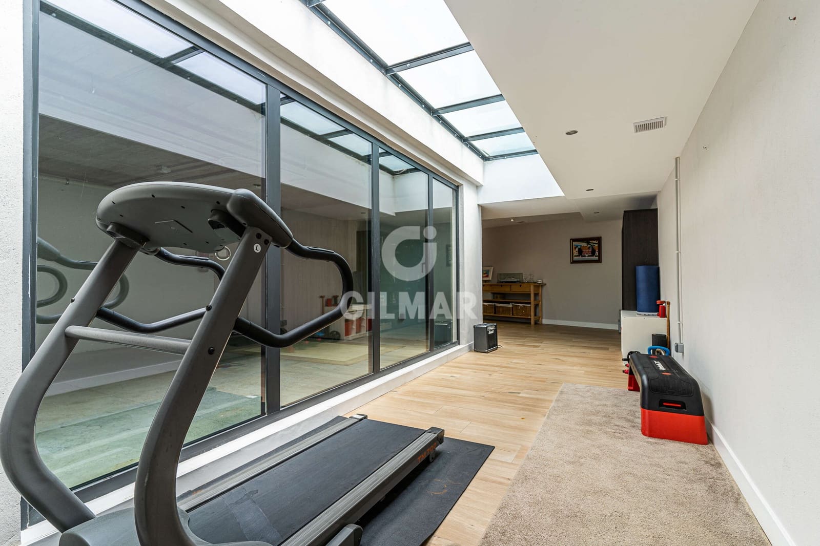 5 soverom Kjedet enebolig til salgs i Madrid by med svømmebasseng garasje - € 1 700 000 (Ref: 9953096)
