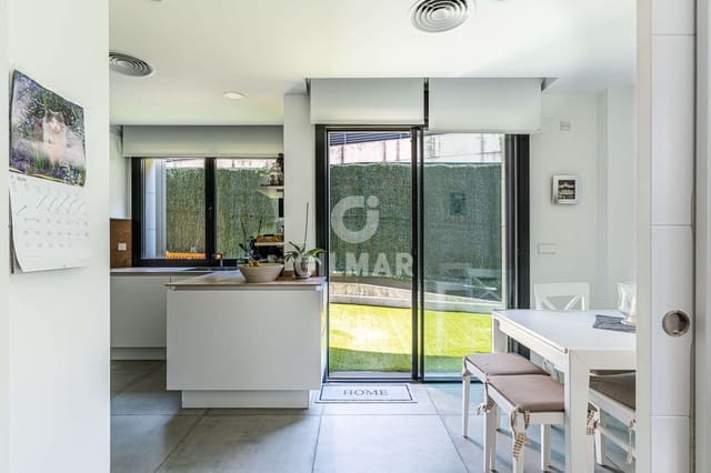 5 soverom Kjedet enebolig til salgs i Peñagrande, Madrid by med svømmebasseng garasje - € 1 700 000 (Ref: 9953096)