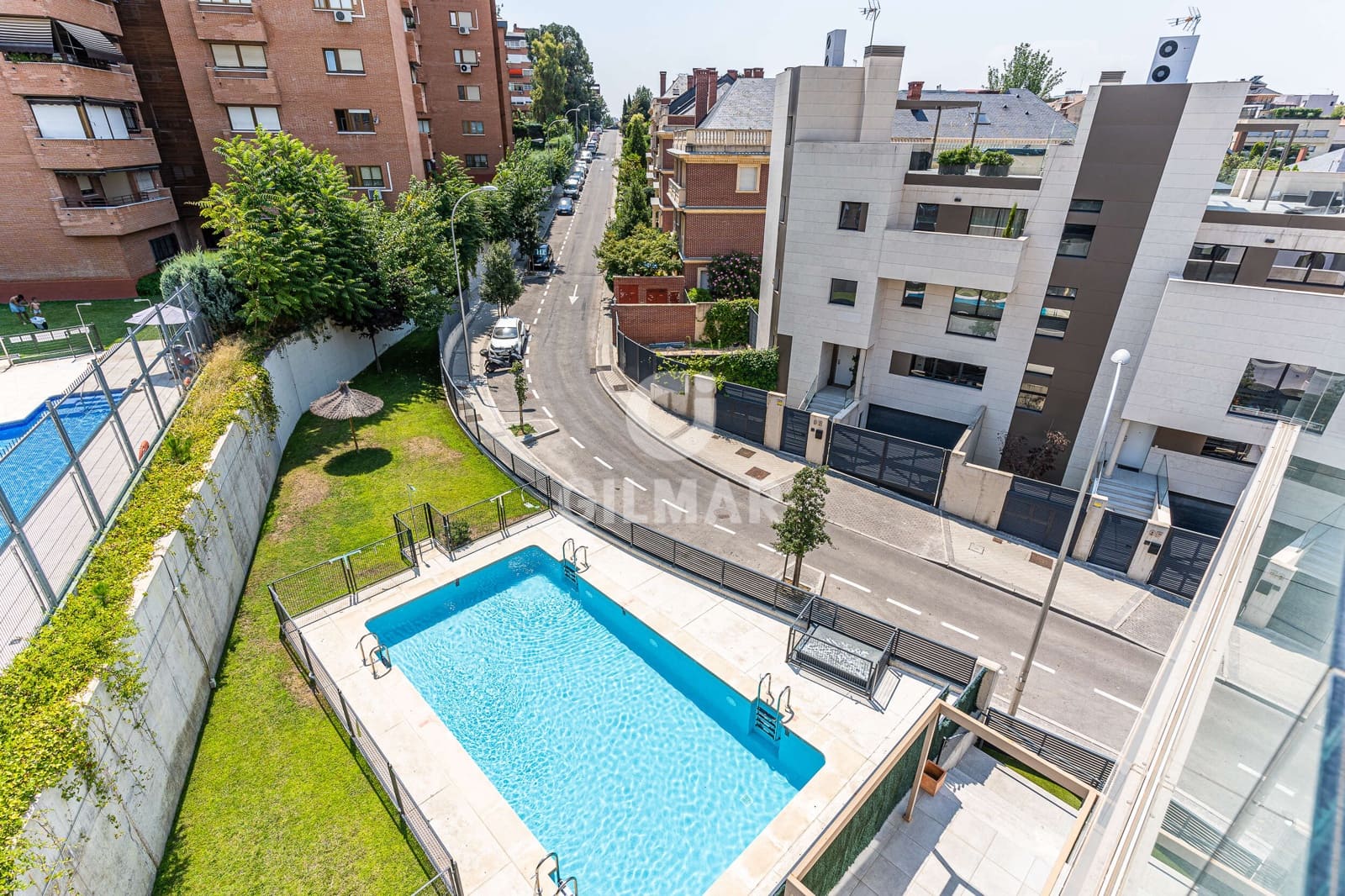 5 soverom Kjedet enebolig til salgs i Madrid by med svømmebasseng garasje - € 1 700 000 (Ref: 9953096)