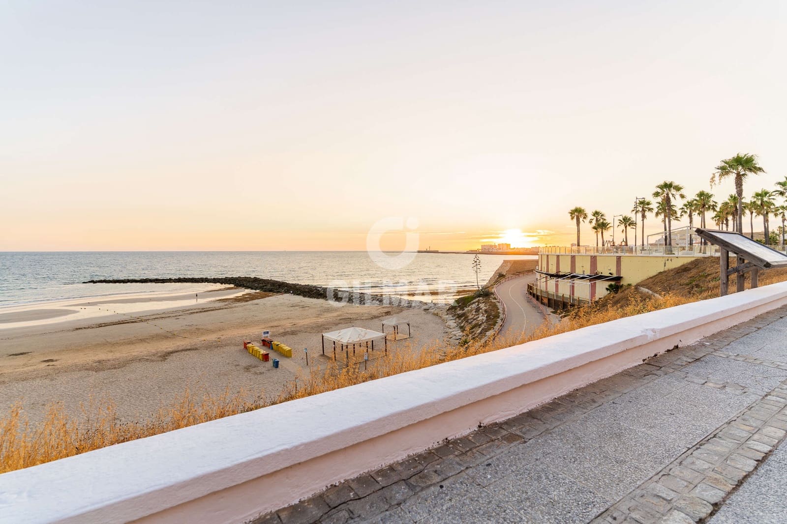 Piso de 5 habitaciones en Cádiz ciudad en venta con garaje - 990.000 € (Ref: 9956785)