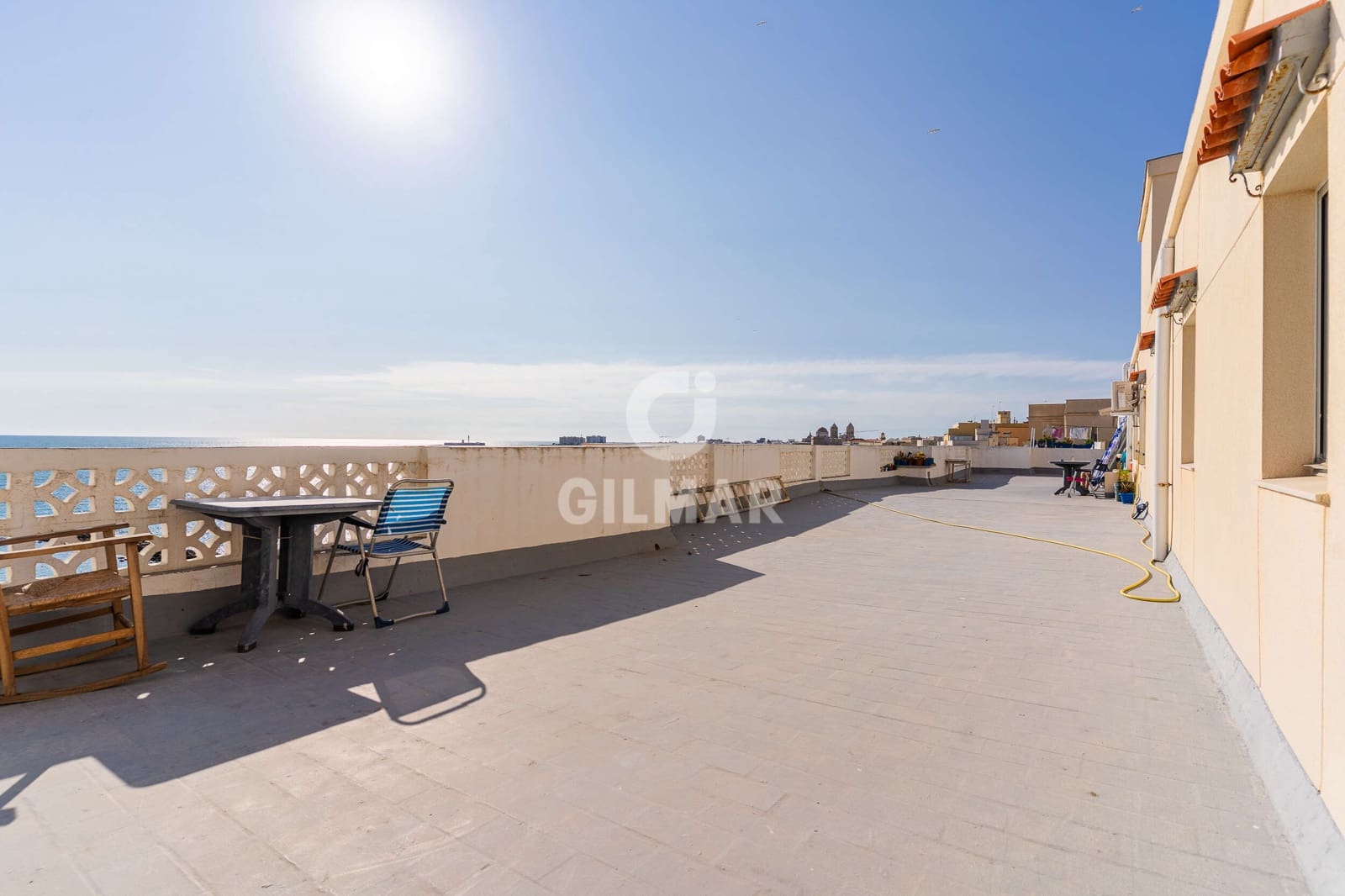 Piso de 5 habitaciones en Cádiz ciudad en venta con garaje - 990.000 € (Ref: 9956785)