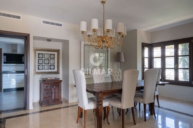 4 sovrum Villa till salu i El Rosario, Marbella med pool garage - 2 250 000 € (Ref: 9958565)