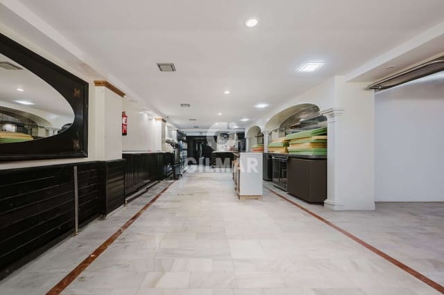 Commercieel te koop in El Puerto de Santa María - € 295.000 (Ref: 9958842)