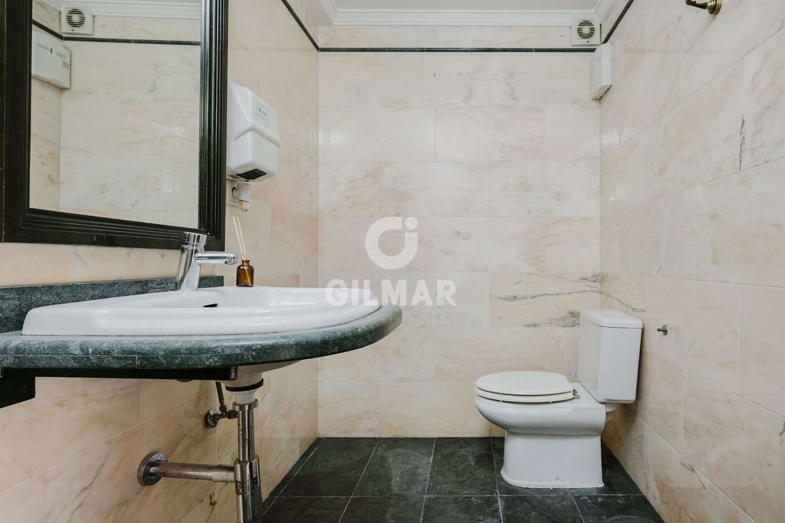 Local Comercial en El Puerto de Santa María en venta - 295.000 € (Ref: 9958842)