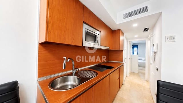 1 chambre Appartement à vendre à Benalmadena Costa, Benalmádena avec piscine garage - 229 000 € (Ref: 9961641)