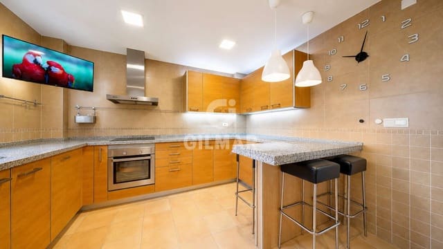 5 soverom Rekkehus til salgs i Torremuelle, Benalmádena med svømmebasseng garasje - € 559 000 (Ref: 9961642)