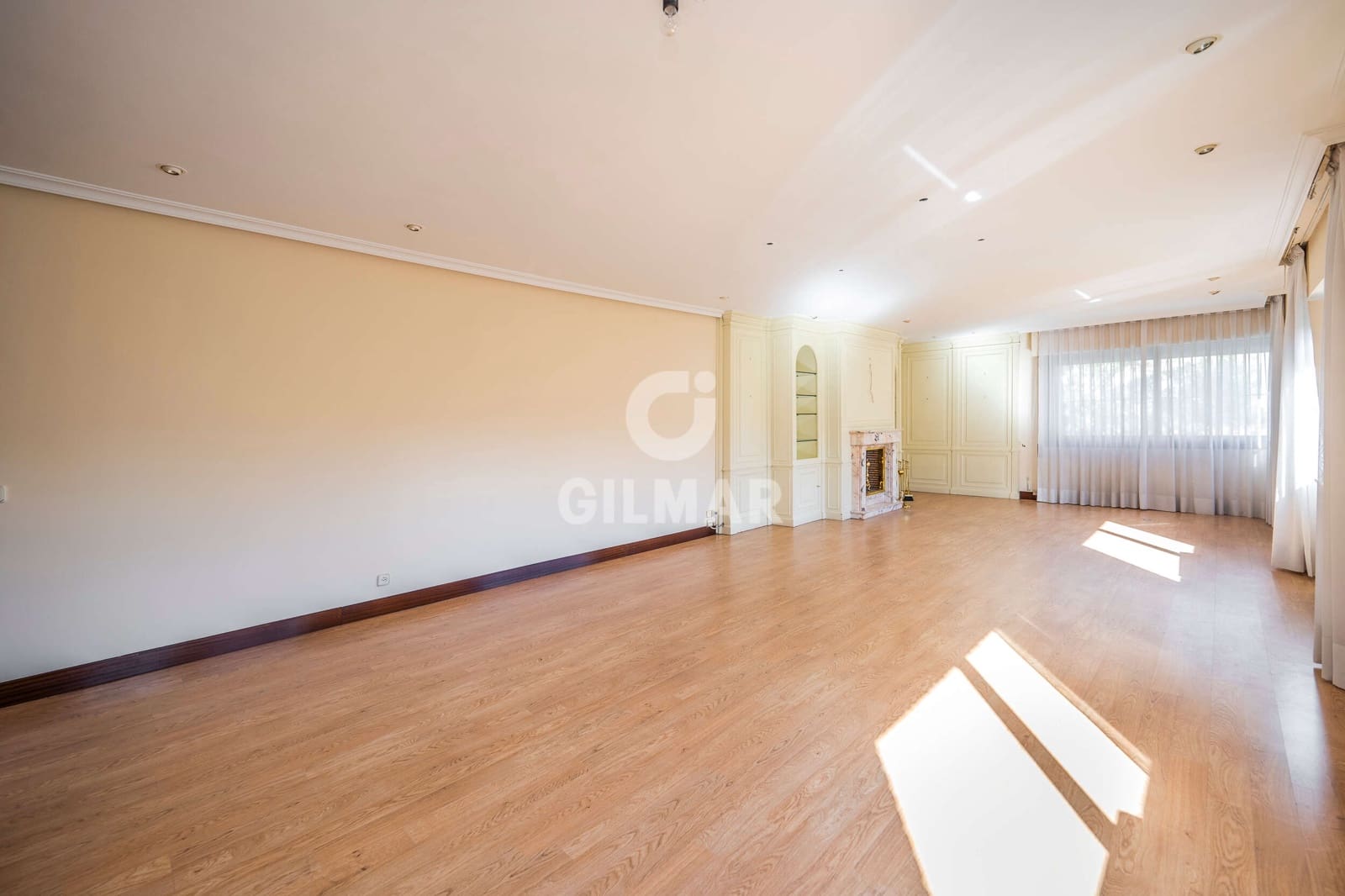 4 chambre Villa/Maison Semi-Mitoyenne à vendre à Madrid ville avec piscine garage - 1 450 000 € (Ref: 9968863)