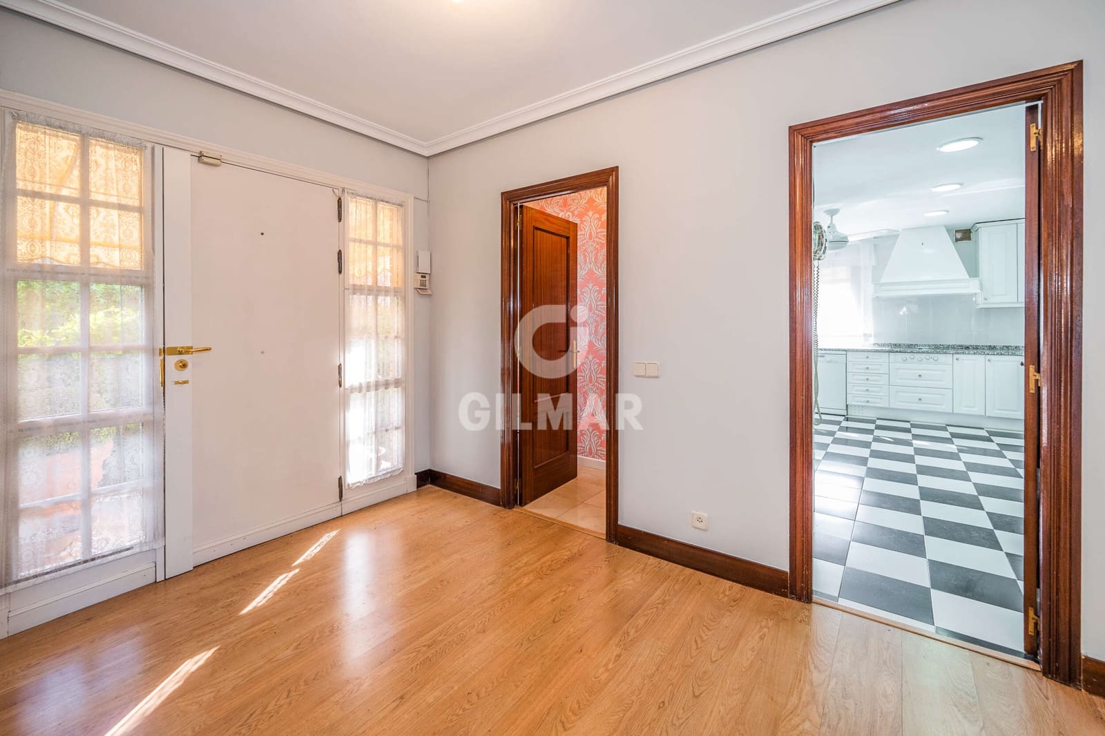 4 chambre Villa/Maison Semi-Mitoyenne à vendre à Madrid ville avec piscine garage - 1 450 000 € (Ref: 9968863)