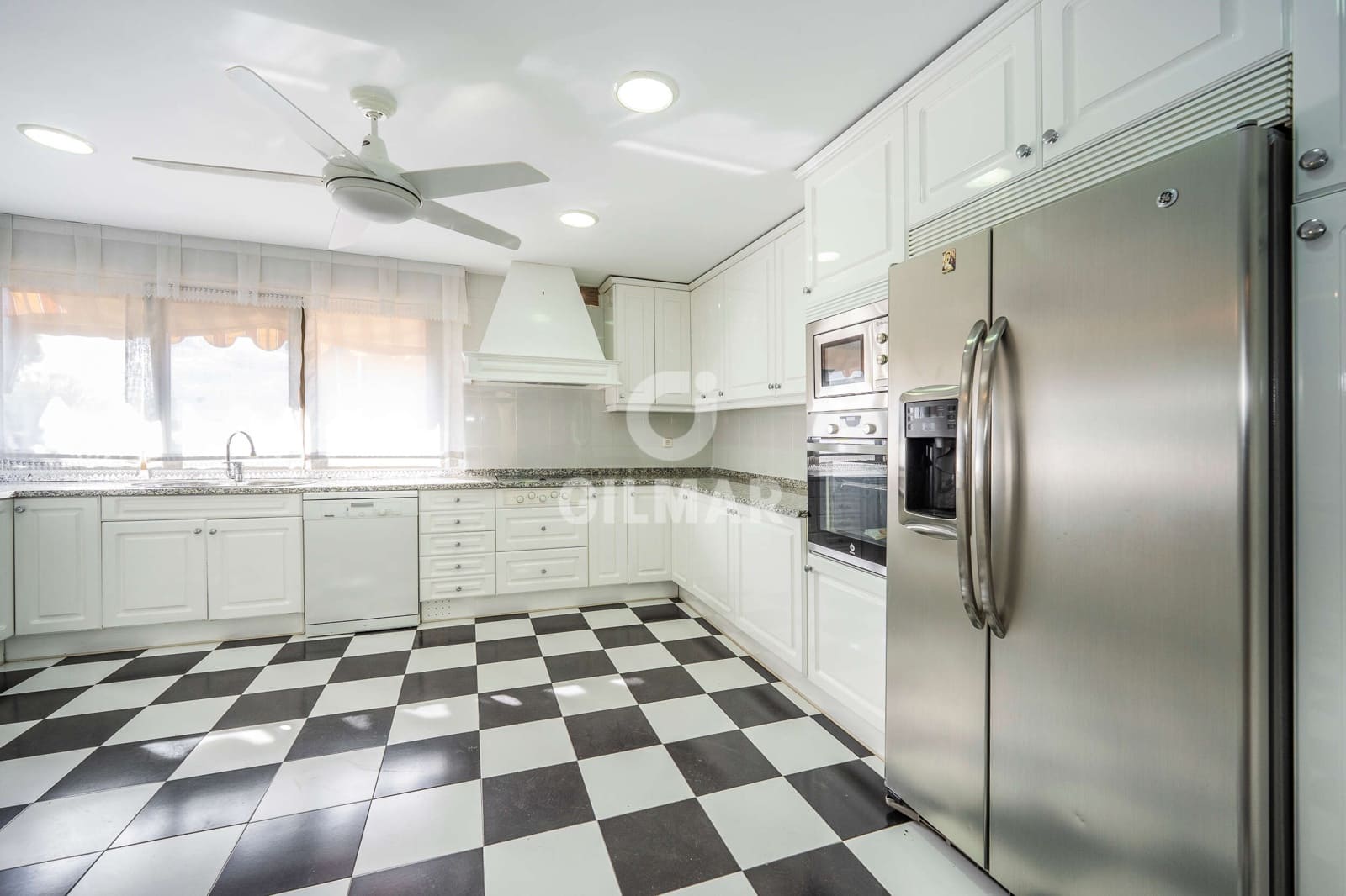 4 chambre Villa/Maison Semi-Mitoyenne à vendre à Madrid ville avec piscine garage - 1 450 000 € (Ref: 9968863)