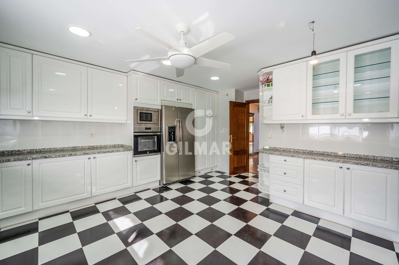 4 chambre Villa/Maison Semi-Mitoyenne à vendre à Madrid ville avec piscine garage - 1 450 000 € (Ref: 9968863)