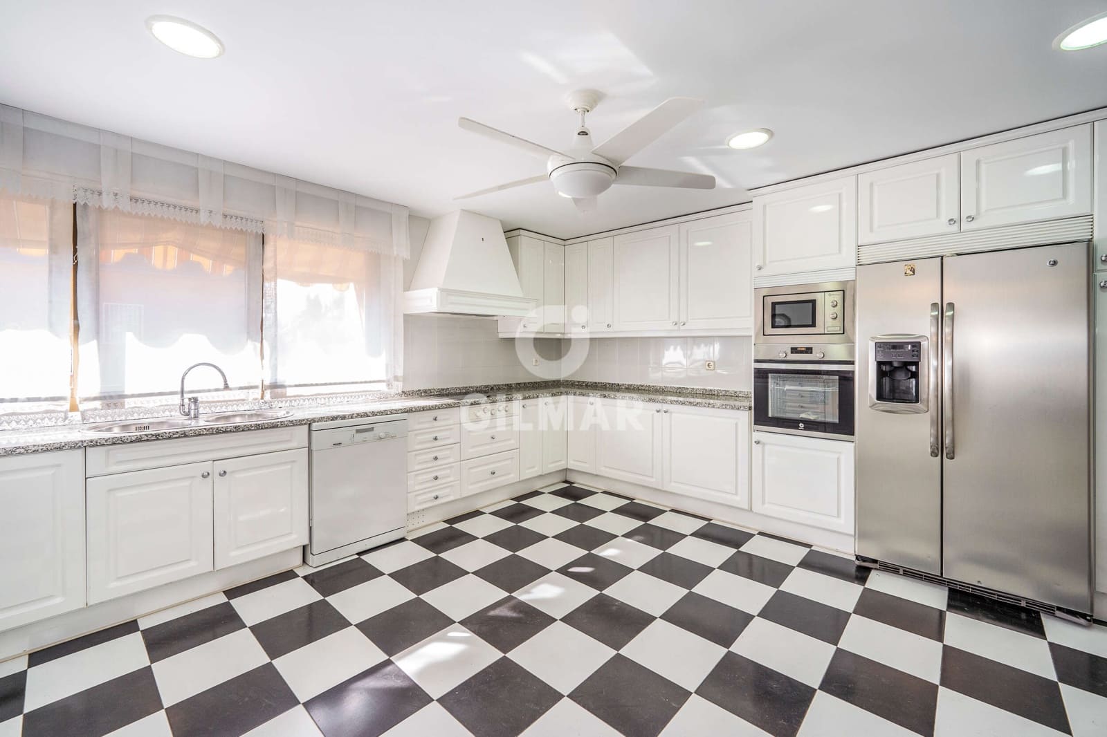 4 chambre Villa/Maison Semi-Mitoyenne à vendre à Madrid ville avec piscine garage - 1 450 000 € (Ref: 9968863)