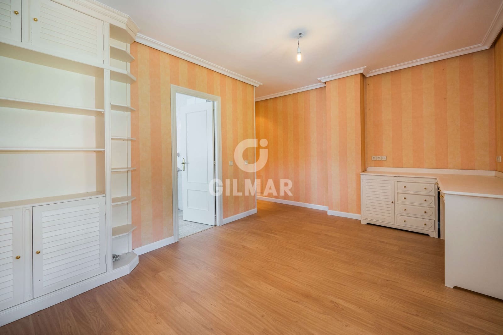 4 chambre Villa/Maison Semi-Mitoyenne à vendre à Madrid ville avec piscine garage - 1 450 000 € (Ref: 9968863)