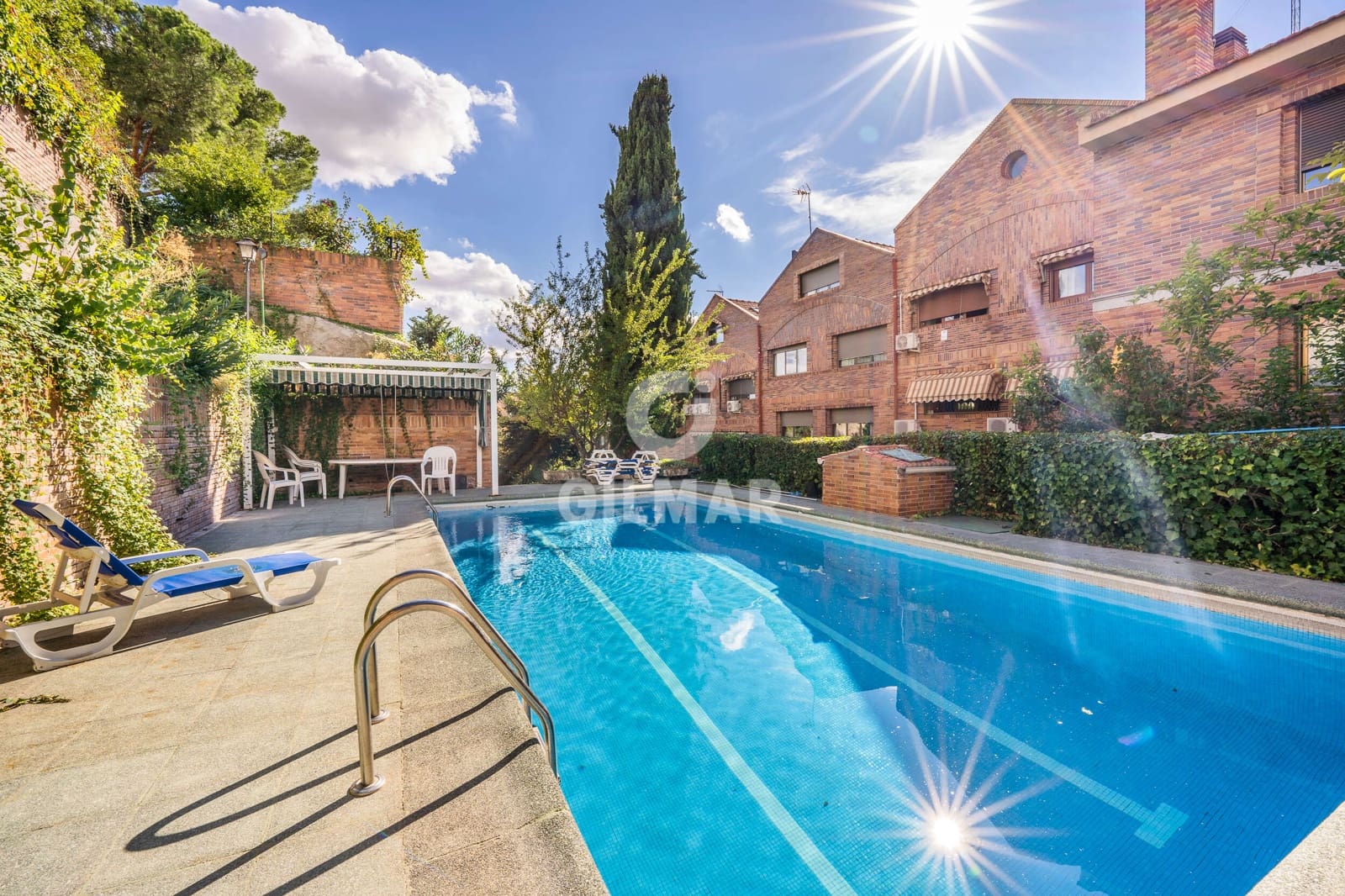 4 chambre Villa/Maison Semi-Mitoyenne à vendre à Madrid ville avec piscine garage - 1 450 000 € (Ref: 9968863)