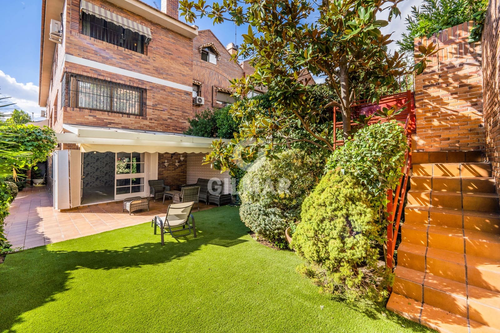 4 chambre Villa/Maison Semi-Mitoyenne à vendre à Madrid ville avec piscine garage - 1 450 000 € (Ref: 9968863)