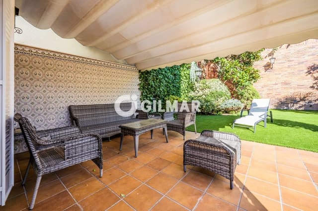 Pareado de 4 habitaciones en Peñagrande, Madrid ciudad en venta con piscina garaje - 1.395.000 € (Ref: 9968863)