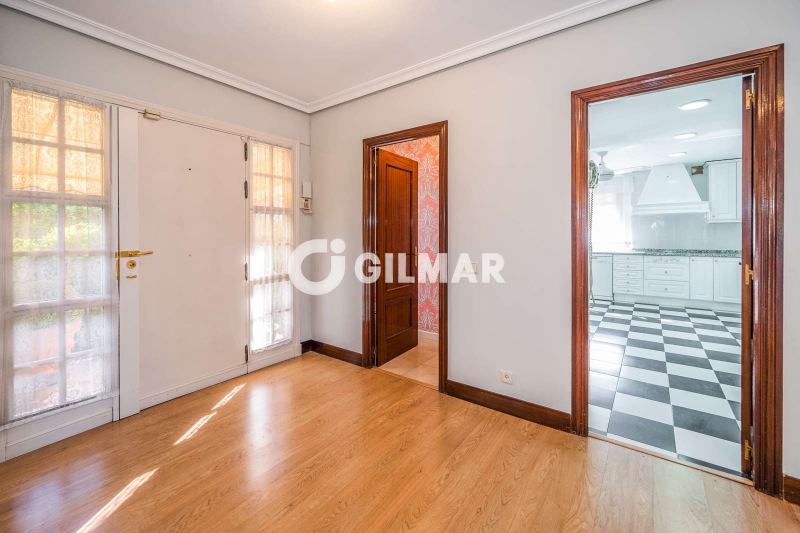 4 chambre Villa/Maison Semi-Mitoyenne à vendre à Madrid ville avec piscine garage - 1 395 000 € (Ref: 9968863)