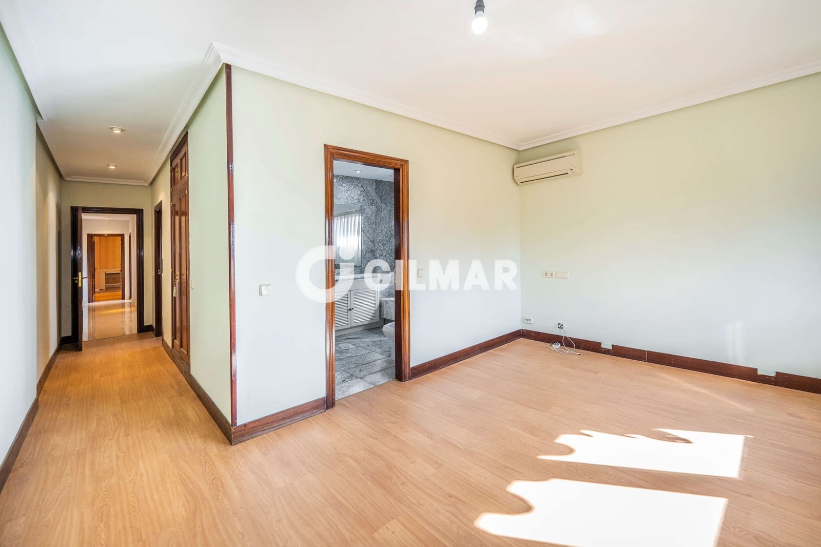 4 chambre Villa/Maison Semi-Mitoyenne à vendre à Madrid ville avec piscine garage - 1 395 000 € (Ref: 9968863)
