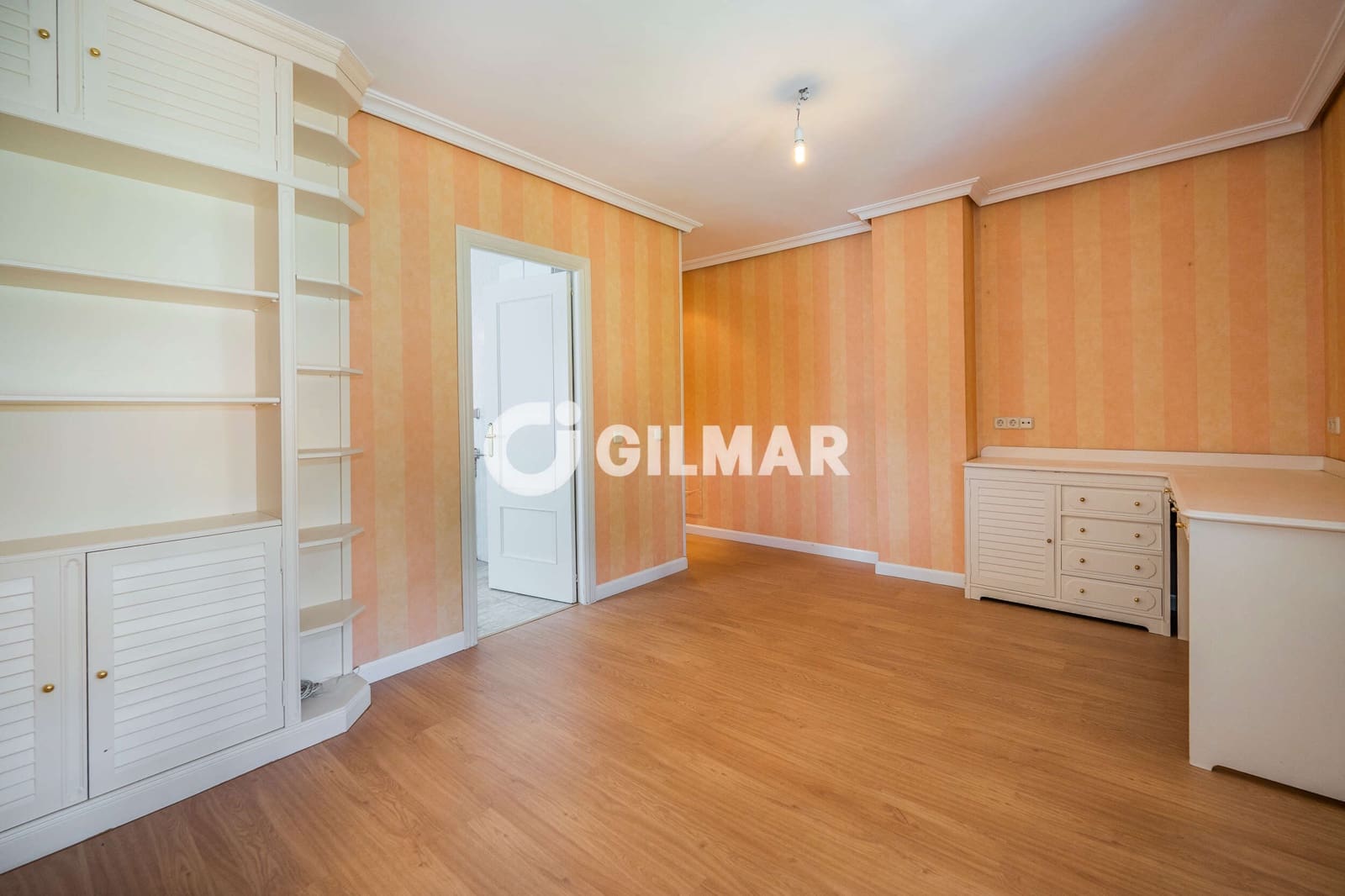 4 chambre Villa/Maison Semi-Mitoyenne à vendre à Madrid ville avec piscine garage - 1 395 000 € (Ref: 9968863)
