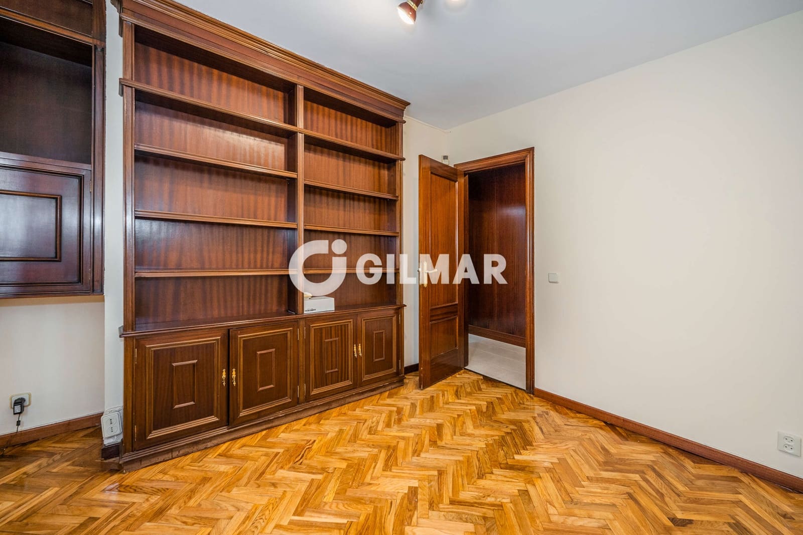 4 chambre Villa/Maison Semi-Mitoyenne à vendre à Madrid ville avec piscine garage - 1 395 000 € (Ref: 9968863)