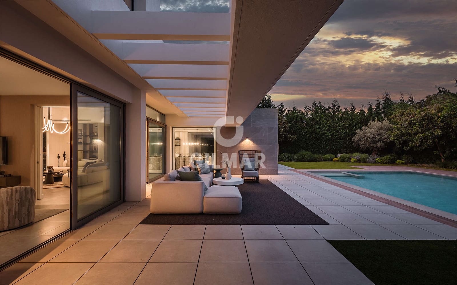 5 bedroom Villa for sale in Estepona with pool garage - € 2,495,000 (Ref: 9968957)