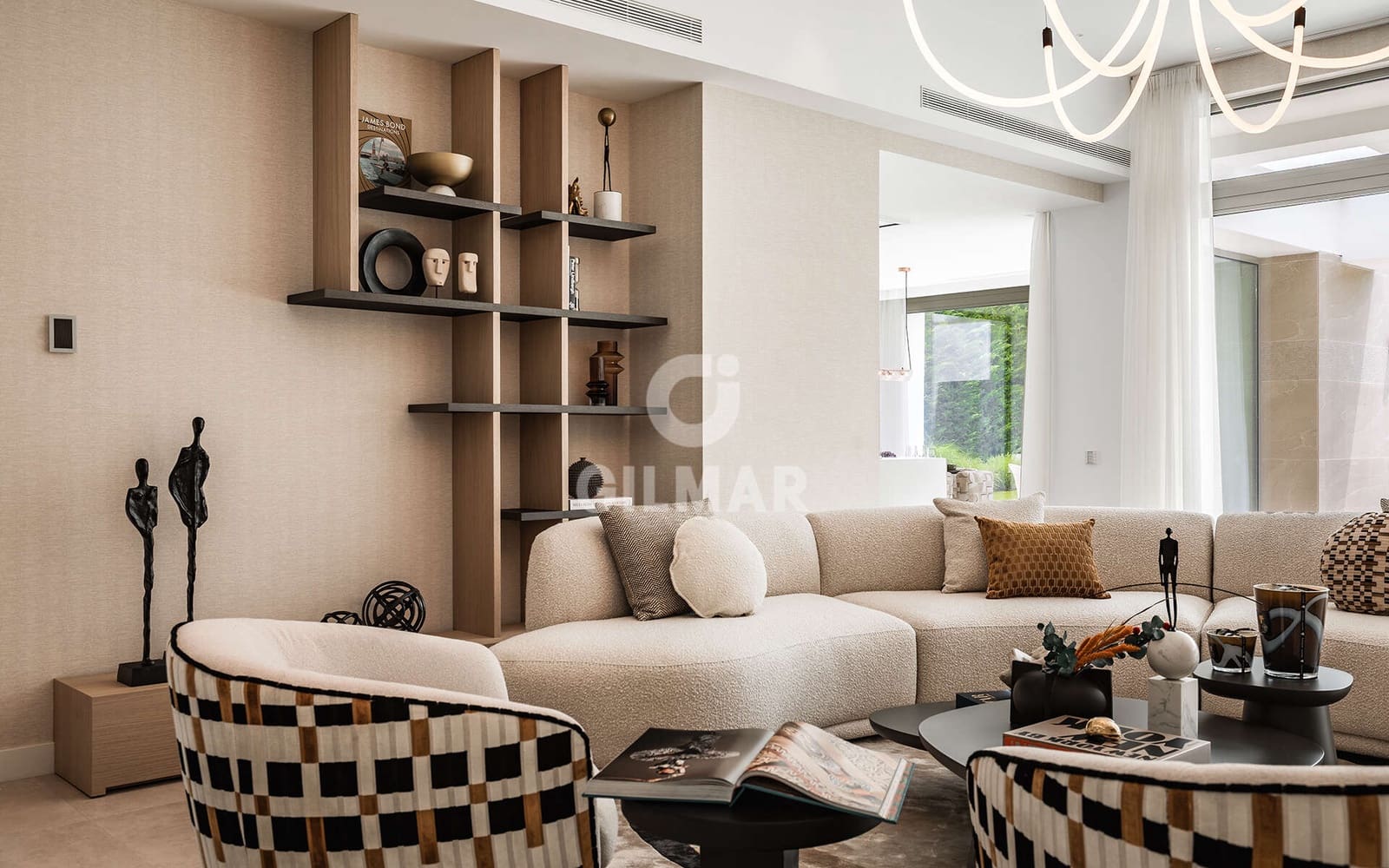 5 bedroom Villa for sale in Estepona with pool garage - € 2,495,000 (Ref: 9968957)