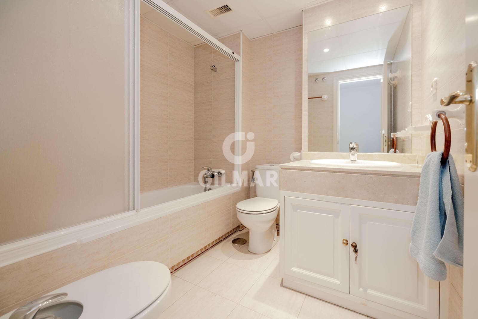 2 bedroom Flat for sale in Marbella with pool garage - € 520,000 (Ref: 9968958)