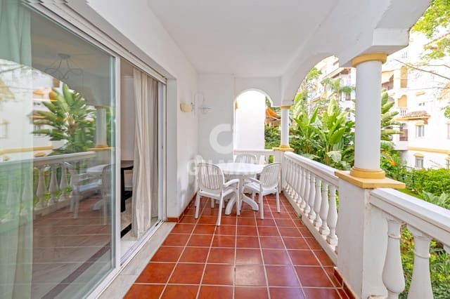 2 sypialnia Mieszkanie na sprzedaż w Marbella Centro, Marbella z basenem garażem - 520 000 € (Ref: 9968958)