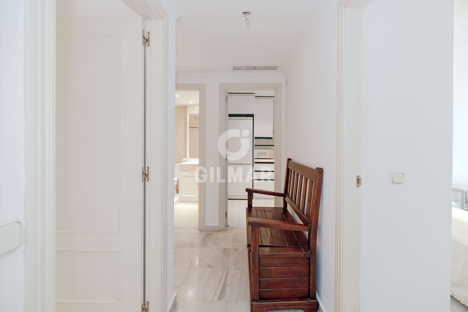 2 bedroom Flat for sale in Marbella with pool garage - € 520,000 (Ref: 9968958)