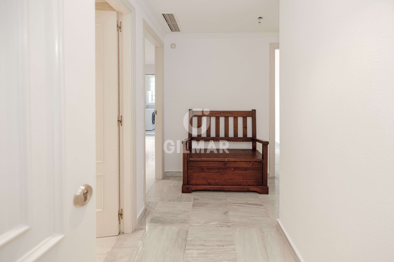 2 bedroom Flat for sale in Marbella with pool garage - € 520,000 (Ref: 9968958)